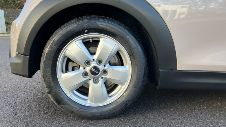 MINI Hatchback 1.5 Cooper Classic 3dr Petrol Hatchback